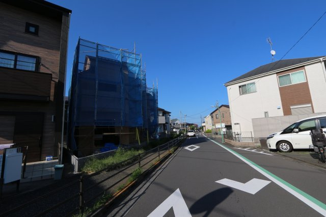 小平市回田町８期の外観|リビングイン階段と対面式キッチン。家族の自然なふれあいを重視したプラン♪