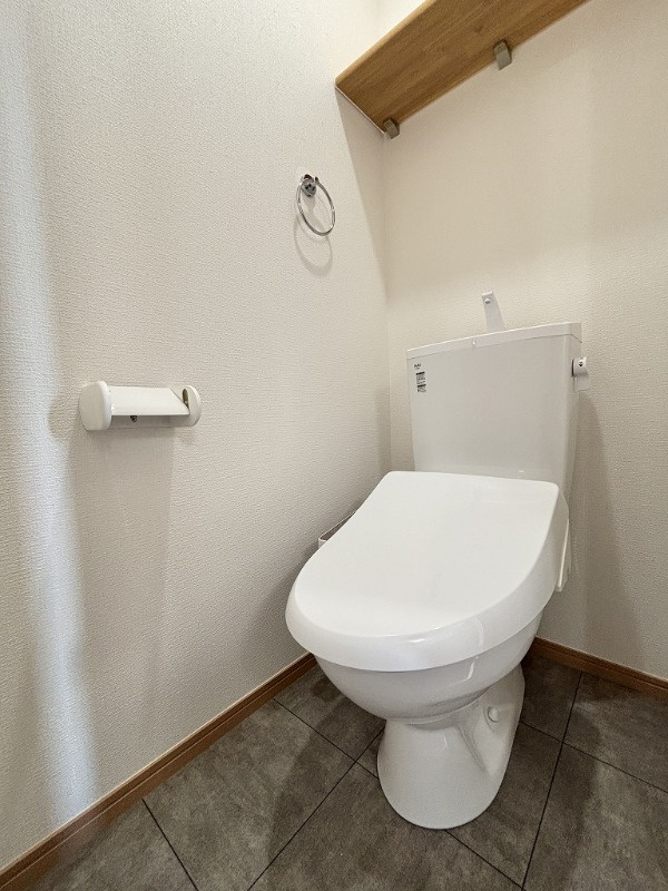 B.のトイレ|清潔感のあるトイレです
