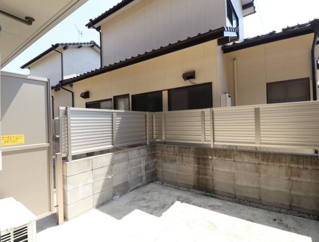 熊本市南区御幸笛田５丁目のアパートのバルコニー