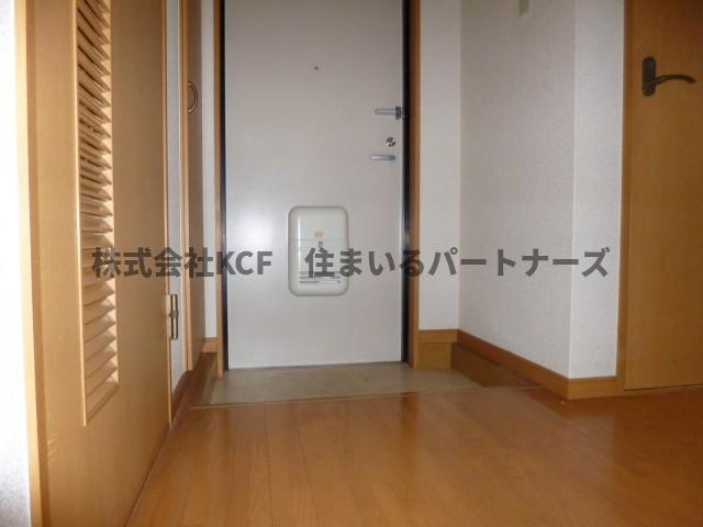 ヴィラージュⅡの玄関|収納もある玄関です