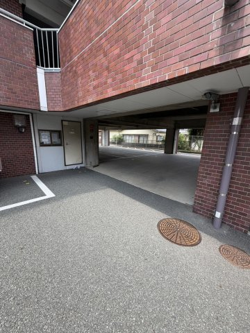 久留米パインハイツの駐車場