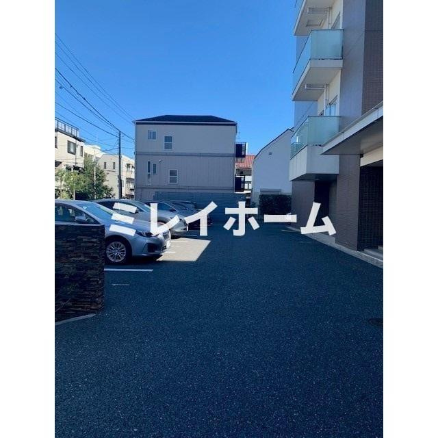 プレディアスタイル池上南EASTの駐車場