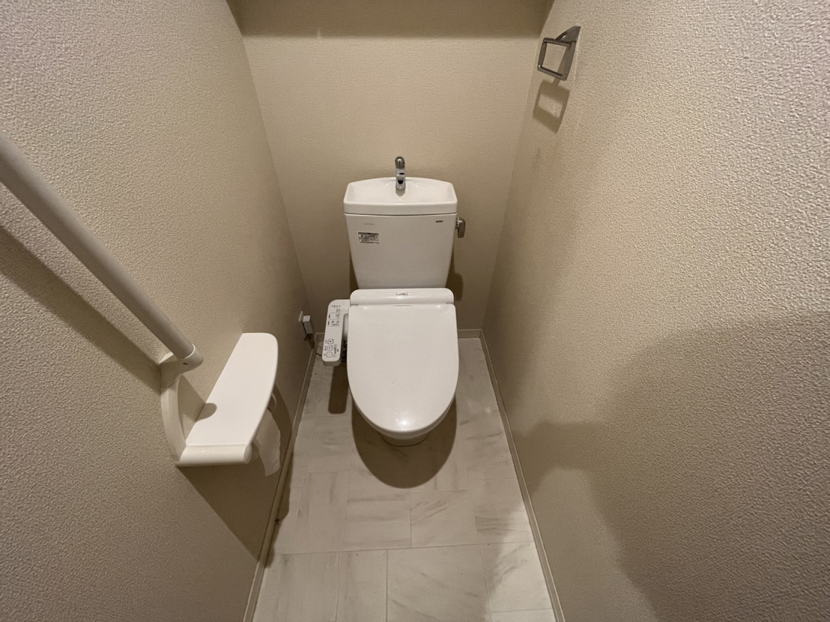 シャーメゾン寝屋川中央のトイレ