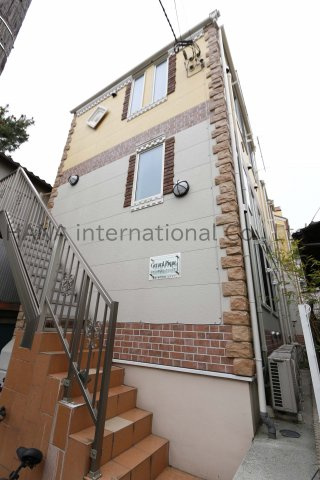 ジェラール・ピケのエントランス
