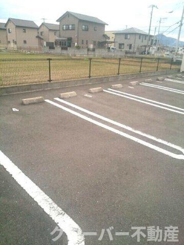 ヴェルフィオーレの駐車場