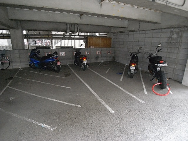 スタジオMの駐車場