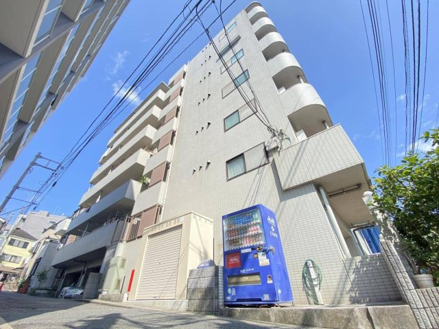 ファーストクラス南太田の外観