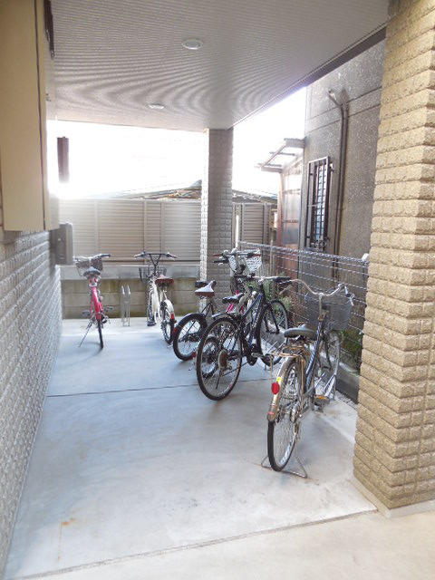 Ｃａｓａ　Ｆａｍｉｌｉｅ ペット共生の駐車場|駐輪場（各戸１台）