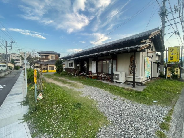 山梨県甲斐市西八幡　店舗の外観