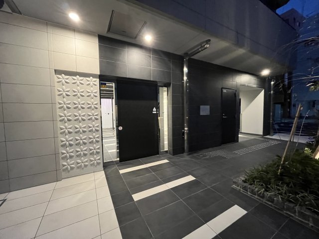 台東区竜泉１丁目の賃貸マンションのエントランス