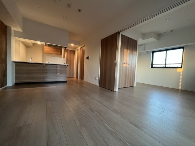 台東区竜泉１丁目の賃貸マンションの居間・リビング|こちらのリビングで趣味の時間をお楽しみください