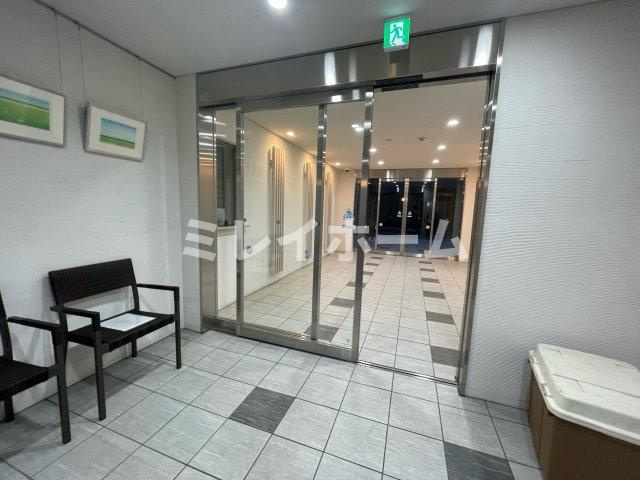 LIBR GRANT 羽田のロビー