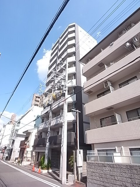 アドバンス三宮シュロスの外観