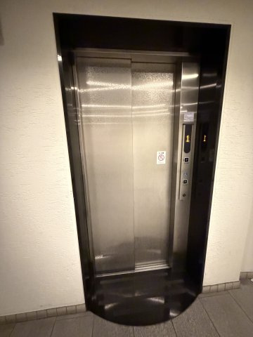 リアンジェ兵庫本町の玄関