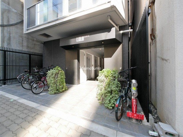 C.COLOR南新町の外観