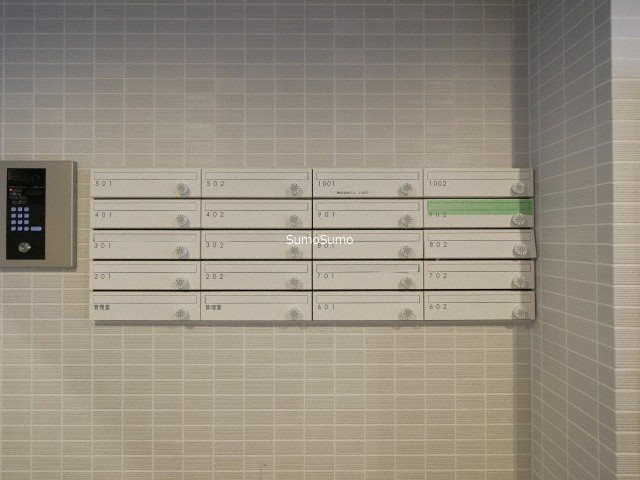 C.COLOR南新町の外観