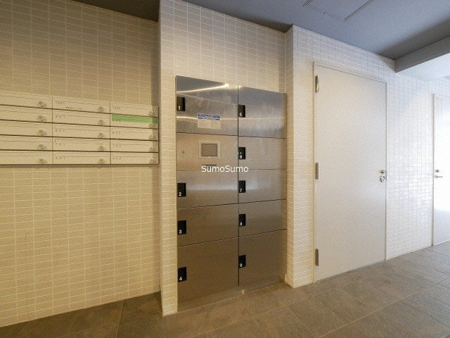 C.COLOR南新町の外観