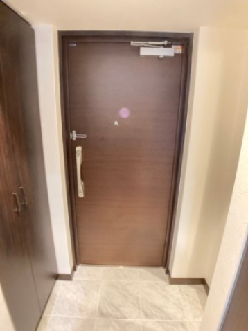ラクラス本町東の玄関