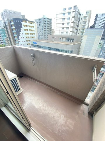 ジュネーゼ本町西のバルコニー