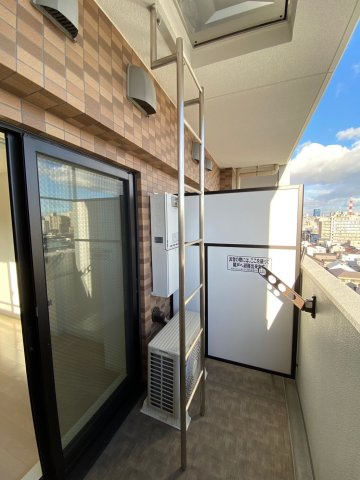 Luxe神戸WESTのバルコニー