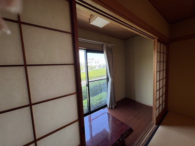 勝田郡勝央町黒坂　中古住宅　3L・DKの和室|広縁