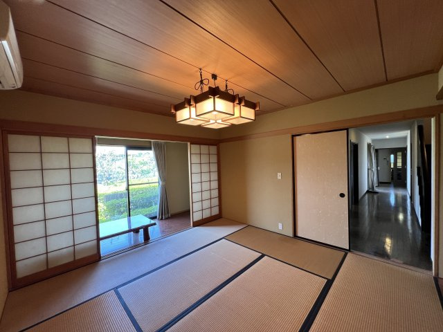 勝田郡勝央町黒坂　中古住宅　3L・DKの和室