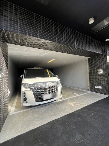 プレサンス大国町ラヴエニールの駐車場