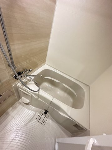 LIBTH博多住吉PREMIERの浴室
