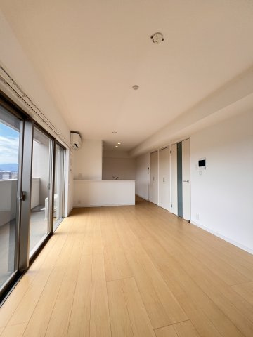 LIBTH博多住吉PREMIERの居間・リビング