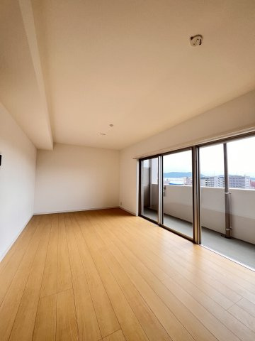LIBTH博多住吉PREMIERの居間・リビング