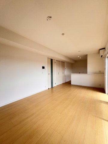 LIBTH博多住吉PREMIERの居間・リビング