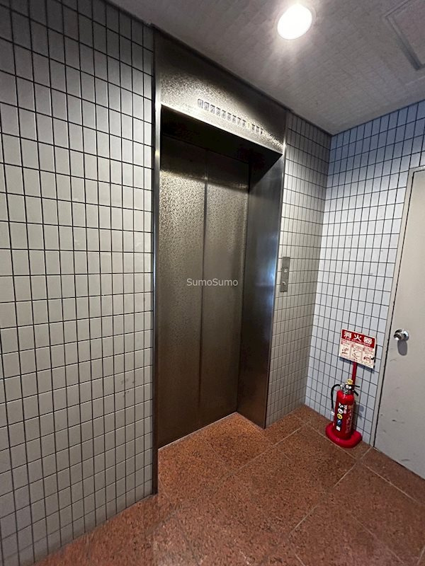 サンフラッツ東平の外観