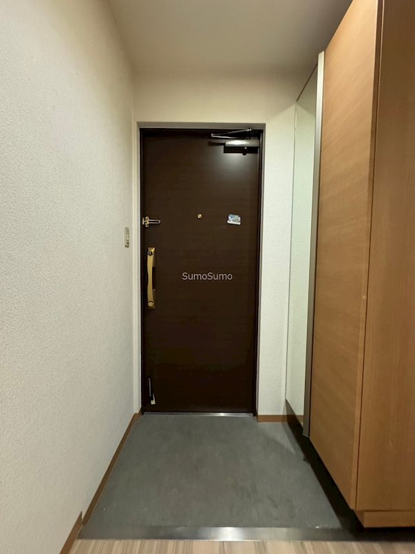 ZERO　ONE谷町の玄関