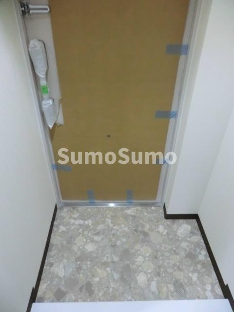 ウエストヒルズ大倉山の玄関