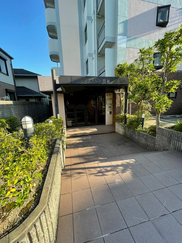 プラスワン芦屋の外観