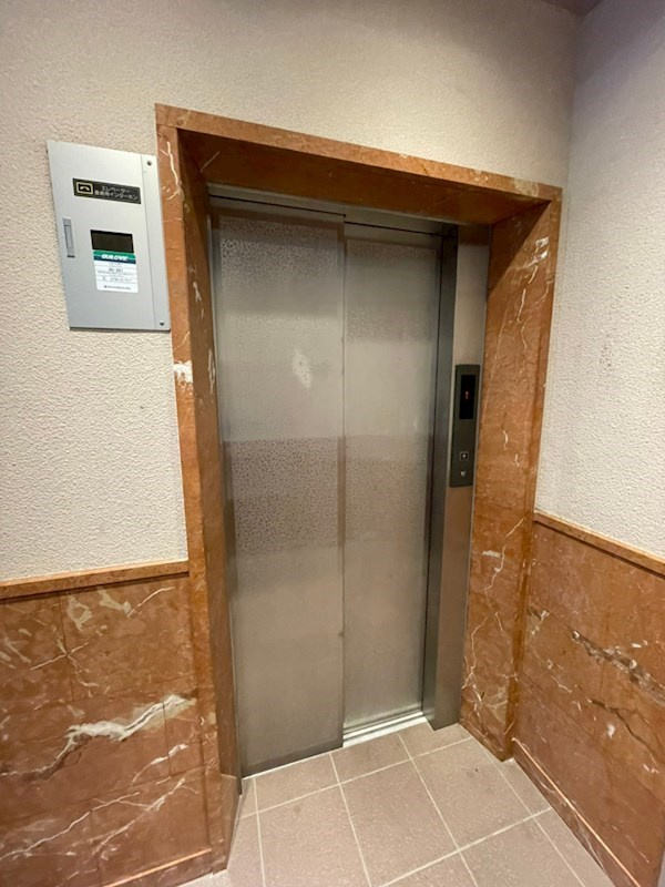 プラスワン芦屋のロビー