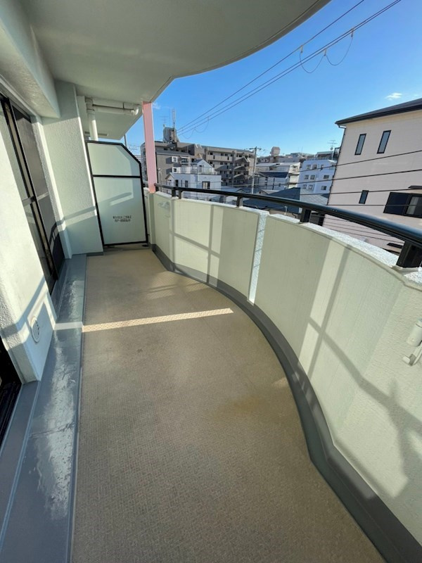 プラスワン芦屋のバルコニー