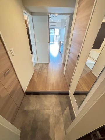 フレンシア西宮北口の玄関