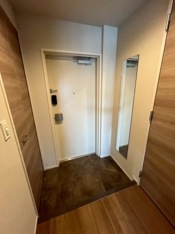 フレンシア西宮北口の玄関