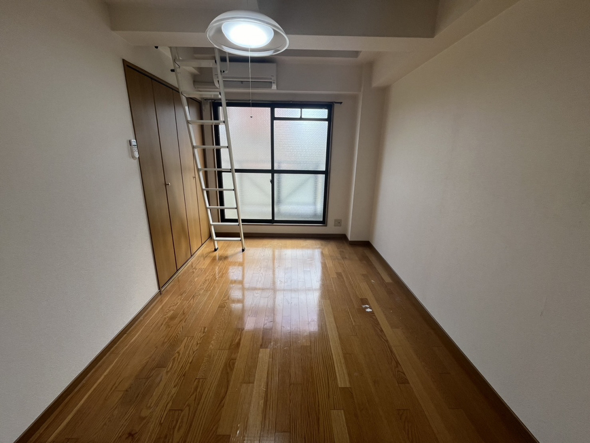 大東市住道１丁目の賃貸マンションの洋室
