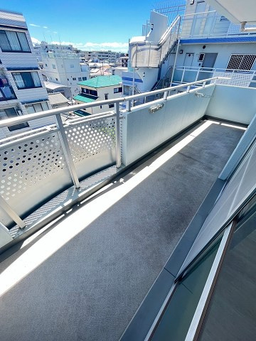 ジオレミヨ甲子園口のバルコニー