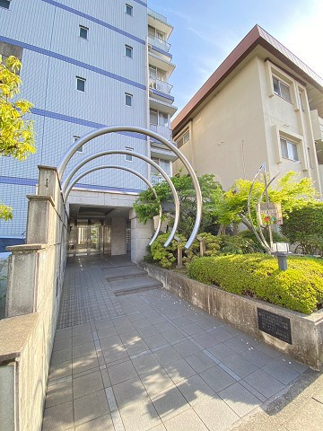 ジオレミヨ甲子園口の外観