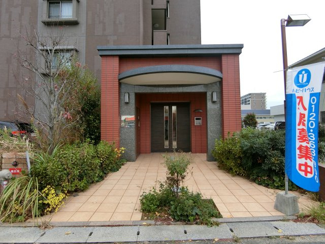 ベスタ櫛原のエントランス|毎日通るエントランスはこのようになっています