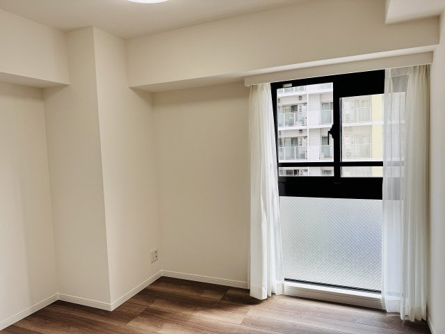 ライオンズマンション八王子第７の子供部屋|～5.8帖の洋室です～