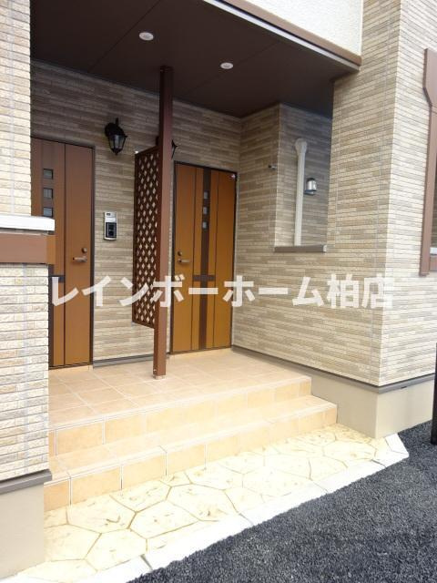【仲介手数料：50％OFF】対象物件！のエントランス|清潔なエントランスです