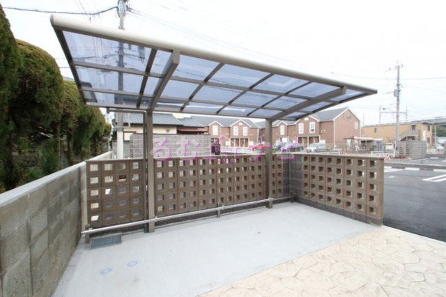 福岡市南区弥永４丁目のアパートのエントランス