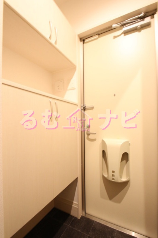 福岡市南区弥永４丁目のアパートの玄関