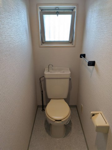 【トイレ】 | MⅡビルディング | キレイな個室空間です