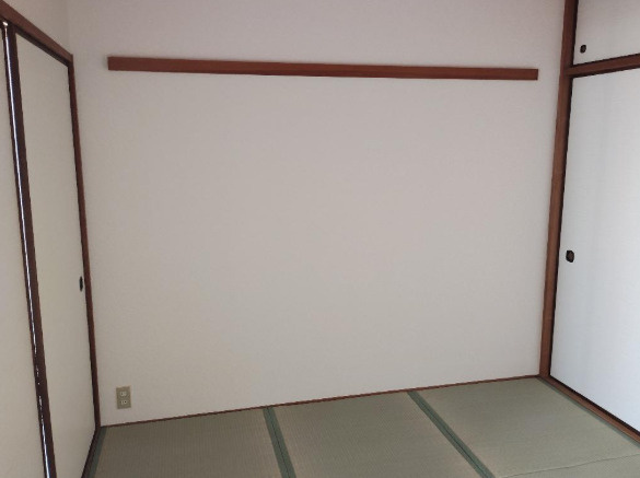 寝屋川サンハイツB棟の和室|和室4.5帖
■物件内覧・資金計画相談・住宅ローン相談、リフォーム相談、お問合せ受付中■
※当日・翌日のご内覧、ご相談はお電話でのお問合せがスムーズです！