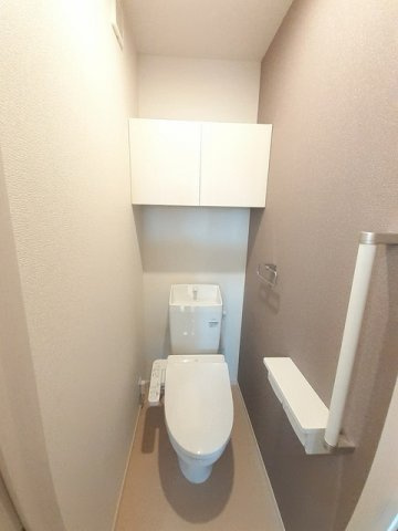 グランデヴィラ国森Ⅱのトイレ|清潔感のあるトイレです